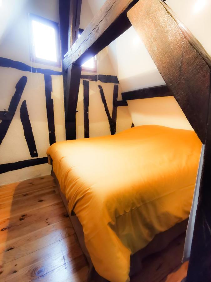 Loft Atypique Au Calme Avec Cour Privative Apartment Bourges Exterior photo