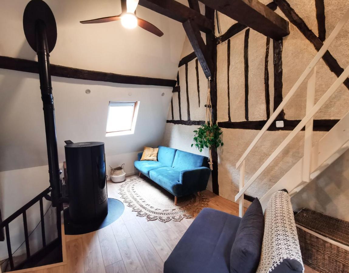 Loft Atypique Au Calme Avec Cour Privative Apartment Bourges Exterior photo