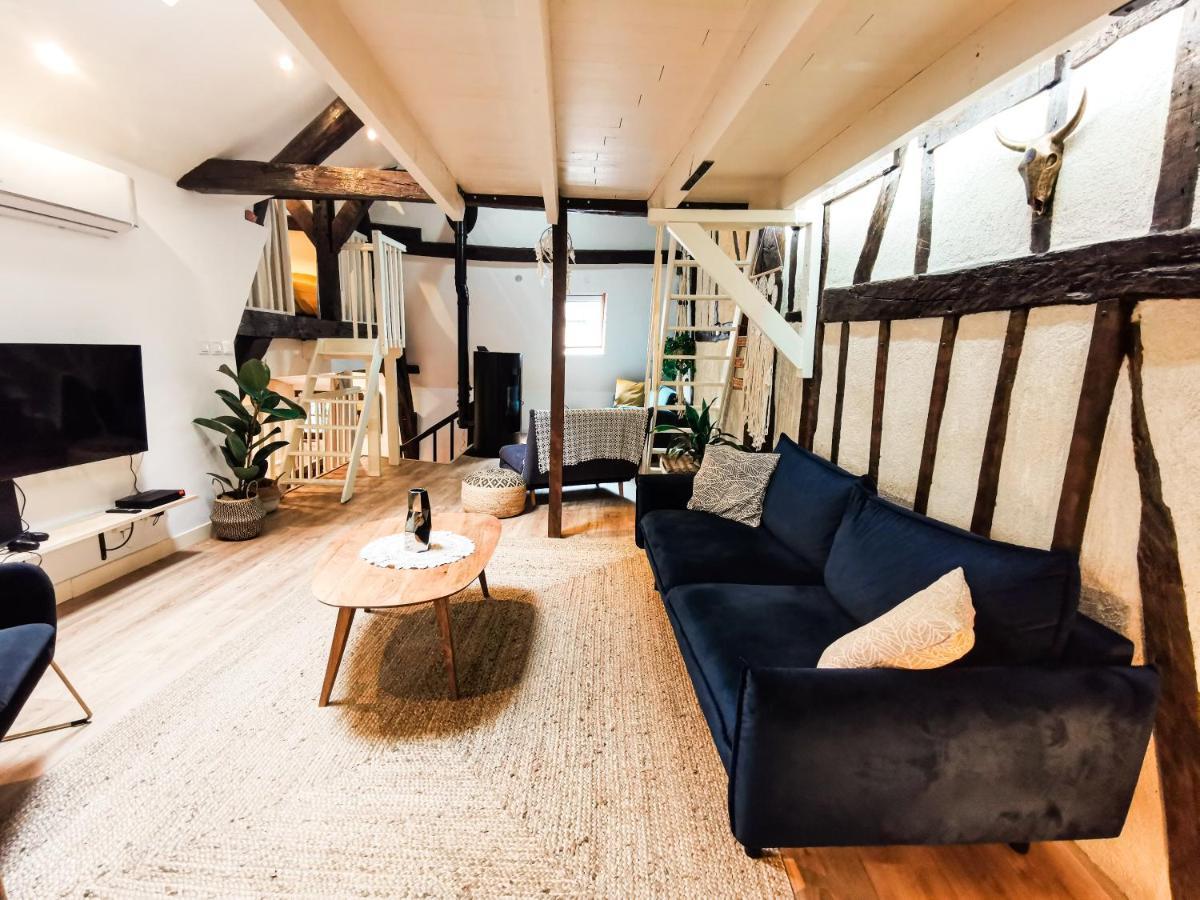 Loft Atypique Au Calme Avec Cour Privative Apartment Bourges Exterior photo